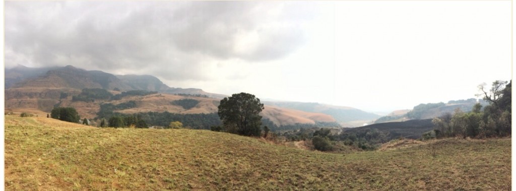 drakensberg-mountains-hike-view