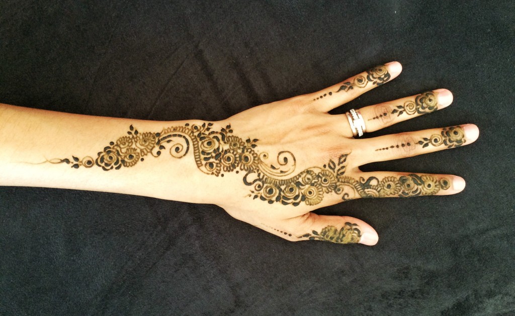 henna-left-hand